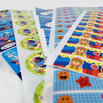 CMYK Nhãn kết dính có thể in BOPP Bóng Phim hoạt hình Die Cắt Tấm dán