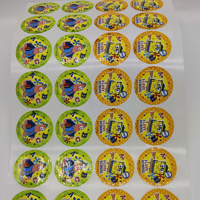 CMYK Nhãn kết dính có thể in BOPP Bóng Phim hoạt hình Die Cắt Tấm dán